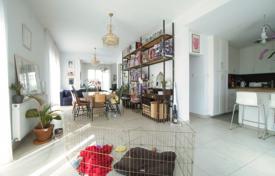4 odalılar konak Larnaka'da, Kıbrıs. 580,000 €