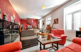 6 odalılar yazlık ev 240 m² Tivat city'da, Karadağ. 685,000 €