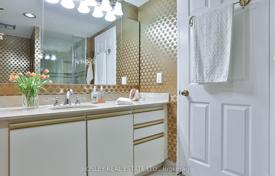 5 odalılar daire North York'da, Kanada. C$1,073,000