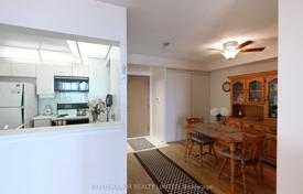 5 odalılar daire Scarborough'da, Kanada. C$732,000