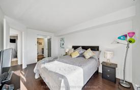 8 odalılar daire Scarborough'da, Kanada. C$765,000