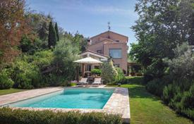 Villa – Jesi, Marche, İtalya. 1,590,000 €