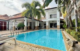3 odalılar villa 380 m² Pattaya'da, Tayland. $462,000
