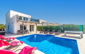 3 odalılar şehir içinde müstakil ev 130 m² Svetvinčenat'da, Hırvatistan. 499,000 €