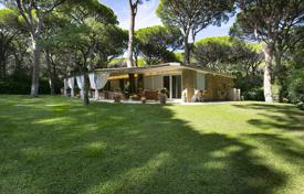 7 odalılar villa 332 m² Roccamare'de, İtalya. 2,200,000 €