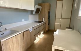 5 odalılar villa Tourrettes-sur-Loup'da, Fransa. 895,000 €