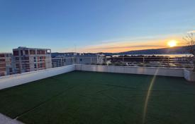 2 odalılar çatı dairesi 104 m² Tivat city'da, Karadağ. 300,000 €