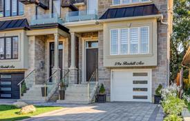4 odalılar şehir içinde müstakil ev Scarborough'da, Kanada. C$2,132,000