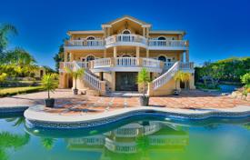 9 odalılar villa 1068 m² Marbella'da, İspanya. 2,900,000 €