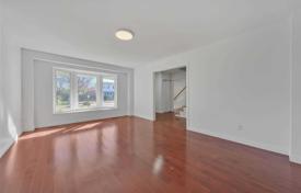 7 odalılar şehir içinde müstakil ev Scarborough'da, Kanada. C$2,096,000