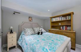 14 odalılar şehir içinde müstakil ev Etobicoke'de, Kanada. C$1,915,000