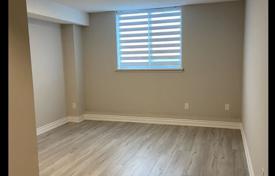 5 odalılar daire Scarborough'da, Kanada. C$771,000