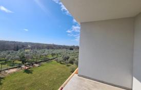 2 odalılar daire 74 m² Umag'da, Hırvatistan. 372,000 €