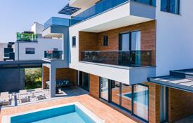 4 odalılar şehir içinde müstakil ev 400 m² Fažana'da, Hırvatistan. 2,400,000 €