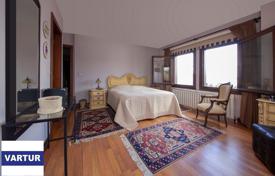 7 odalılar villa 590 m² Üsküdar'da, Türkiye. $2,460,000