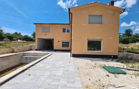 3 odalılar şehir içinde müstakil ev 191 m² Svetvinčenat'da, Hırvatistan. 690,000 €