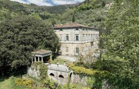 Villa 1994 m² Lucca'da, İtalya. 2,700,000 €