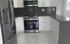 4 odalılar şehir içinde müstakil ev 137 m² Miami'de, Amerika Birleşik Devletleri. $789,000