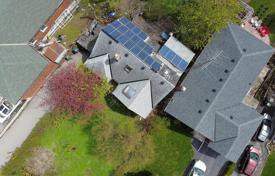 Şehir içinde müstakil ev East York'da, Kanada. C$1,835,000