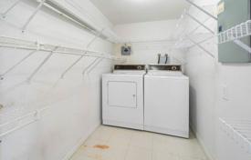3 odalılar daire North York'da, Kanada. C$853,000