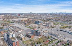 4 odalılar daire North York'da, Kanada. C$698,000