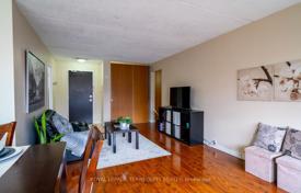 6 odalılar daire Scarborough'da, Kanada. C$702,000