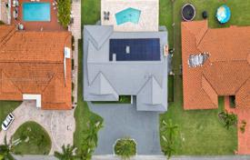 Şehir içinde müstakil ev – Hialeah, Florida, Amerika Birleşik Devletleri. $1,399,000