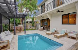 Şehir içinde müstakil ev – Fort Lauderdale, Florida, Amerika Birleşik Devletleri. $1,670,000