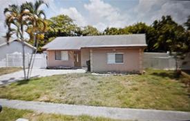 Şehir içinde müstakil ev – North Lauderdale, Broward, Florida,  Amerika Birleşik Devletleri. $430,000