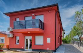 8 odalılar şehir içinde müstakil ev 187 m² Varazdin County'da, Hırvatistan. 550,000 €