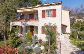7 odalılar villa Tourrettes-sur-Loup'da, Fransa. 890,000 €