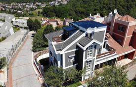 Villa – Sarıyer, İstanbul, Türkiye. $831,000