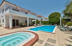 Villa – Perivolia, Larnaka, Kıbrıs. 3,800,000 €