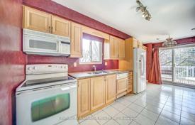 7 odalılar şehir içinde müstakil ev Scarborough'da, Kanada. C$1,408,000