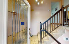 3 odalılar konak North York'da, Kanada. C$1,600,000