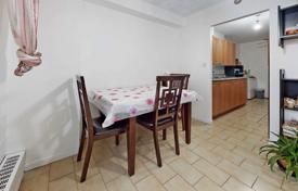 6 odalılar daire Scarborough'da, Kanada. C$754,000
