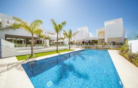 4 odalılar villa 290 m² Marbella'da, İspanya. 1,900,000 €