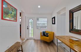 3 odalılar şehir içinde müstakil ev 82 m² Miami'de, Amerika Birleşik Devletleri. $669,000