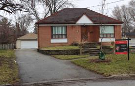 5 odalılar şehir içinde müstakil ev York'da, Kanada. C$1,776,000