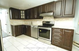 6 odalılar daire Etobicoke'de, Kanada. C$886,000