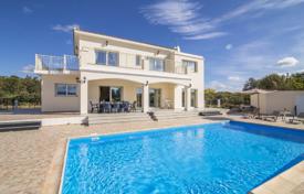 4 odalılar villa Poli Crysochous'da, Kıbrıs. 3,000 € haftalık
