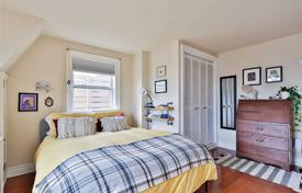 5 odalılar şehir içinde müstakil ev Logan Avenue'de, Kanada. C$2,619,000