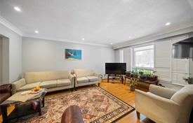 9 odalılar şehir içinde müstakil ev North York'da, Kanada. C$2,630,000