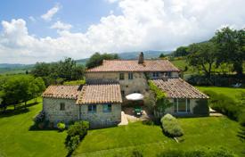 8 odalılar villa 370 m² Pienza'da, İtalya. 1,350,000 €