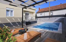 4 odalılar şehir içinde müstakil ev 104 m² Zadar'da, Hırvatistan. 480,000 €