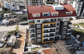 Çatı dairesi – Mahmutlar, Antalya, Türkiye. $208,000