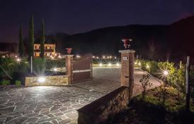 12 odalılar villa Lucca'da, İtalya. 1,600,000 €