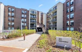 5 odalılar daire North York'da, Kanada. C$830,000