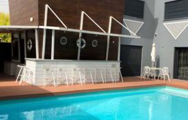 7 odalılar yazlık ev 610 m² Kolossi'de, Kıbrıs. 2,236,000 €