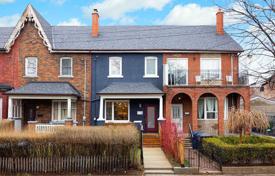 9 odalılar konak Old Toronto'da, Kanada. C$2,574,000